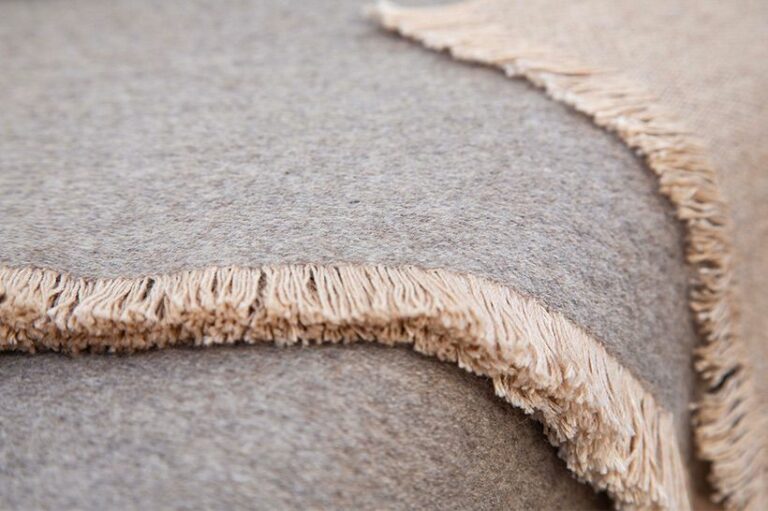 blanket cashmere taupe natural 03