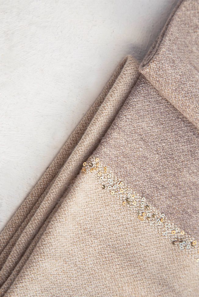 shawl bicolor taupe – beige sequins 02